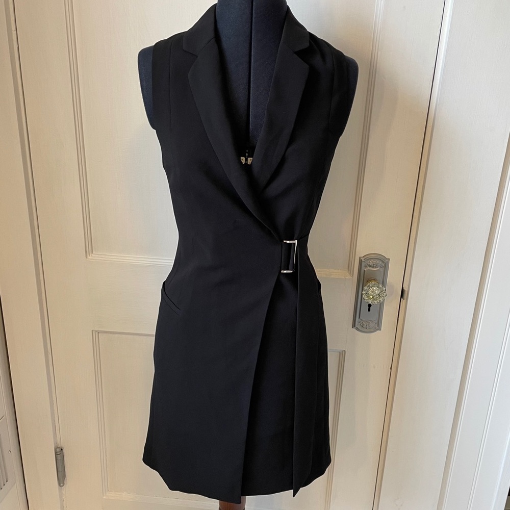 NWOT Sleeveless Suit Dress